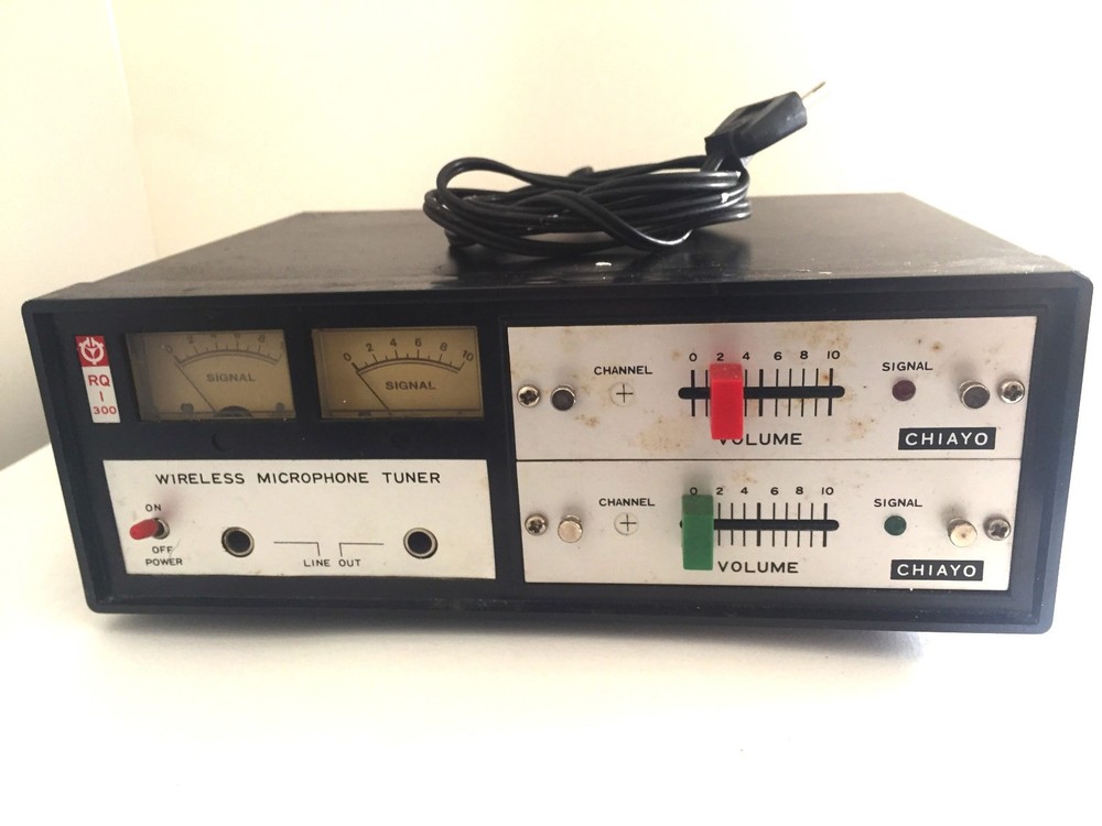 Chiayo Electronics RQ-300 Vintage Wireless Receiver & 2 Microphone Transmitter
