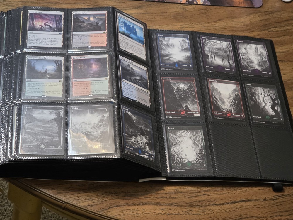4x Playset - Midnight Hunt Set w/Binder - Unplayed - Unique