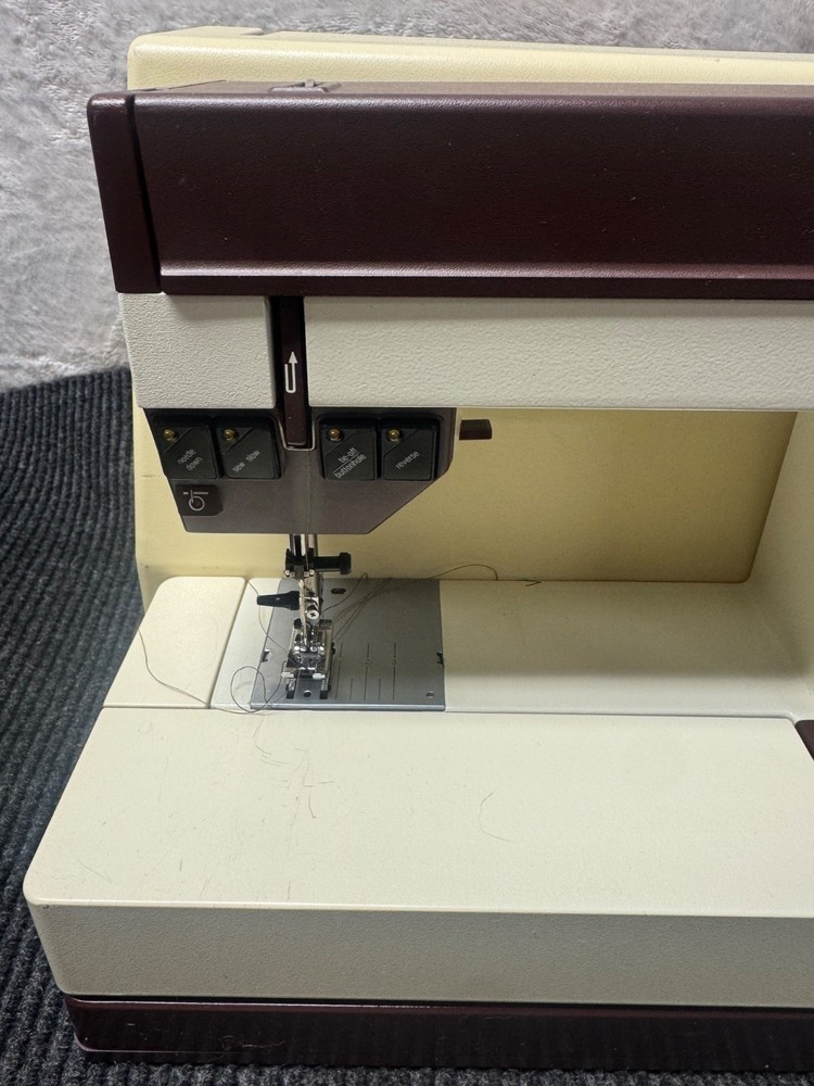 Pfaff Creative 1469 Sewing Machine Just Serviced Great Condition!