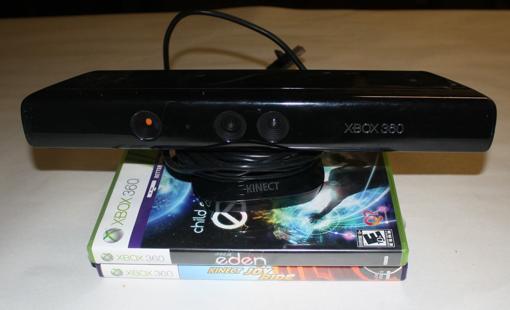 XBOX 360 KINECT SENSOR BUNDLE W/ 2 KINECT GAMES FREE SHIPPING