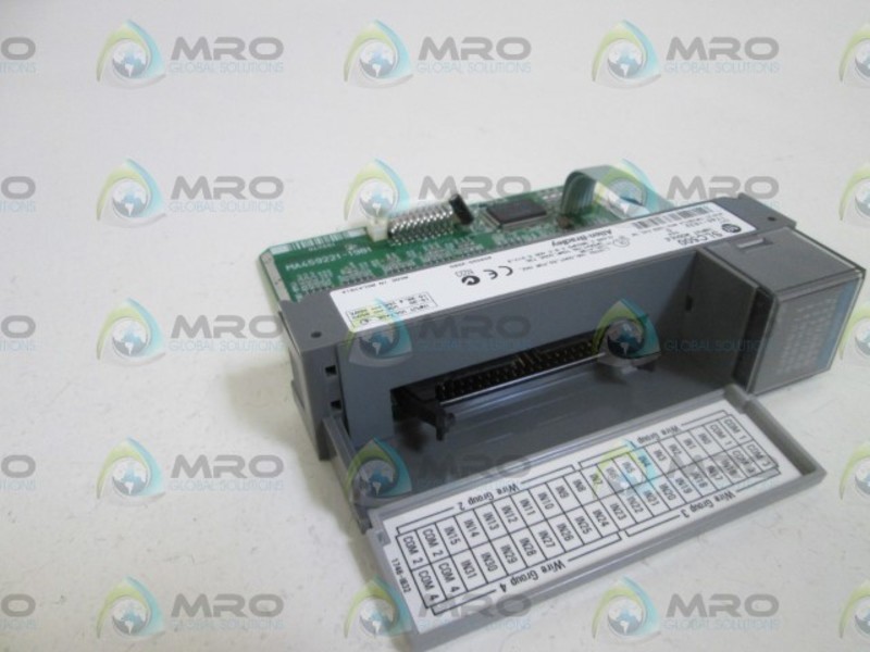ALLEN BRADLEY 1746-IB32 SER. D (MISSING TERMINAL) UNMP