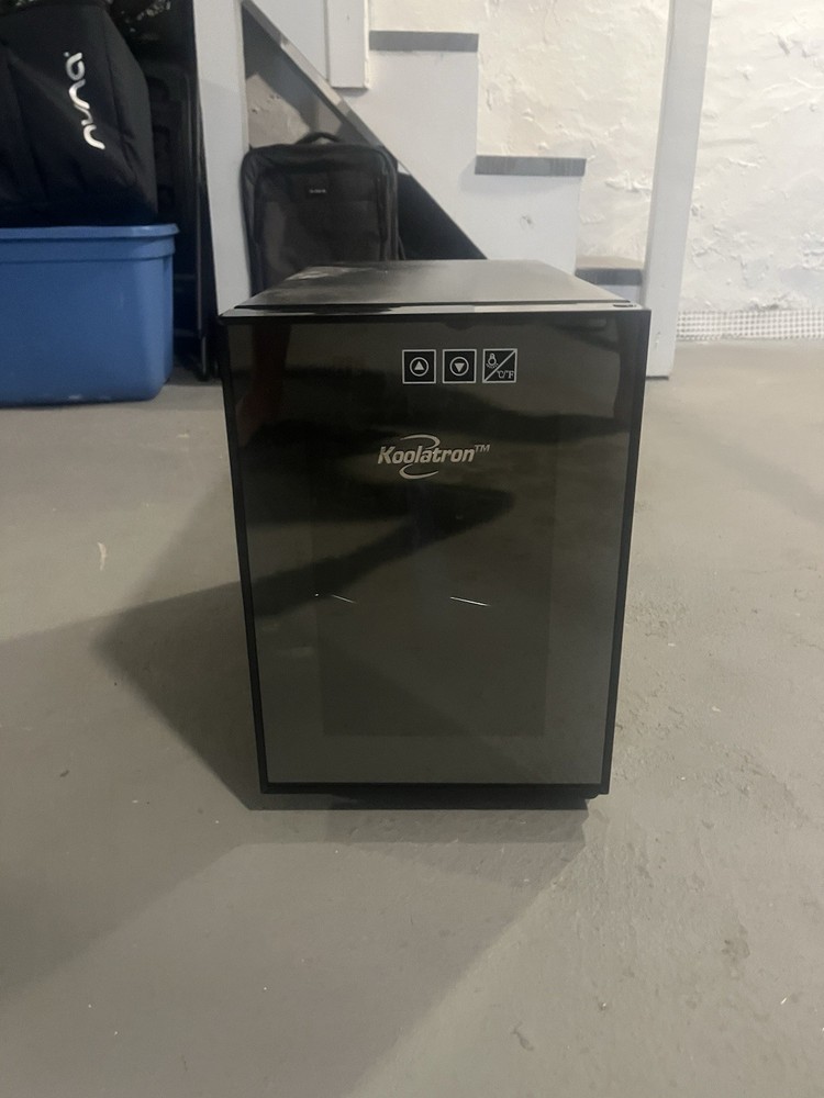 Koolatron 6 Bottle Wine Cellar Cooler Tabletop Freestanding Wine Fridge