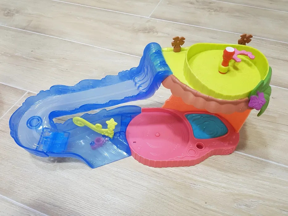Petshop pool and slide