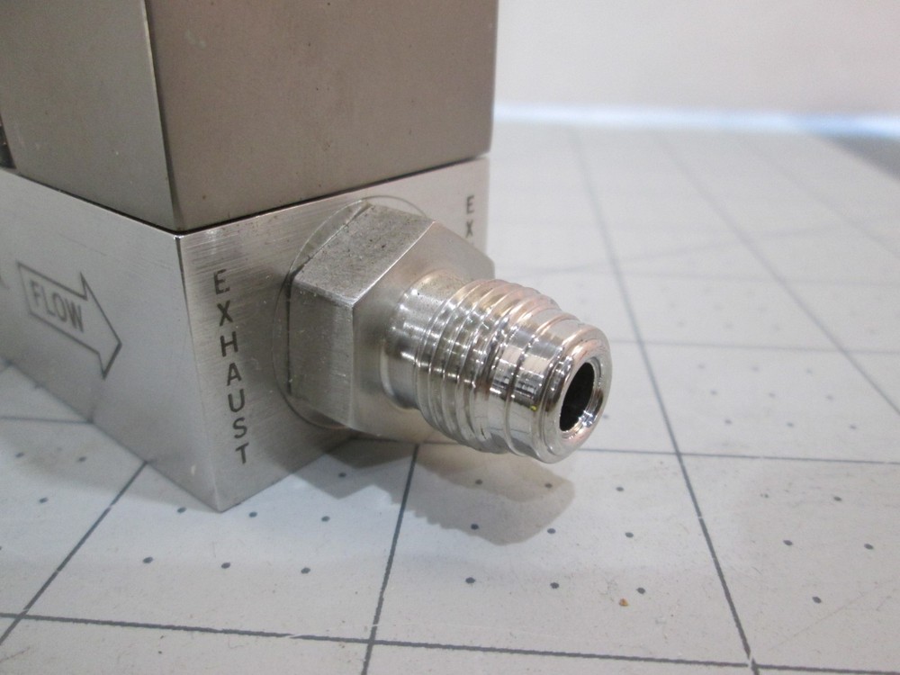 Unit, UFC-1100, O2, 5 SLM, Mass Flow Controller, Used