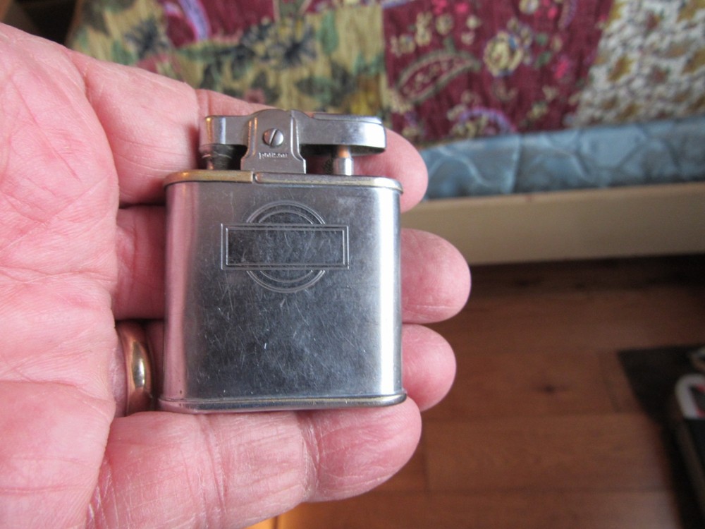 Vintage Pre-owned Ronson Whrilwind Cigarette Lighter circa 1950's