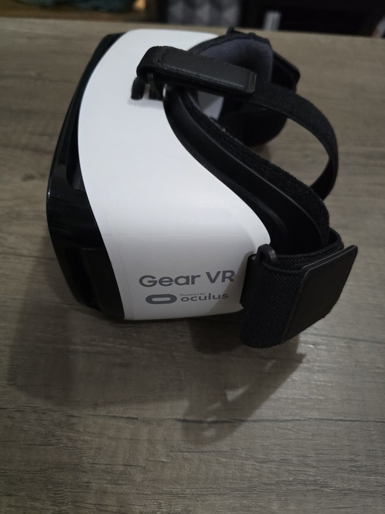 Samsung Gear VR by Oculus headset