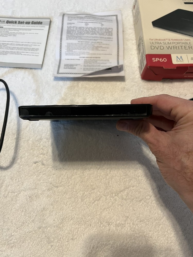 LG SP60 Ultra Slim Portable DVD Writer MAC / Windows