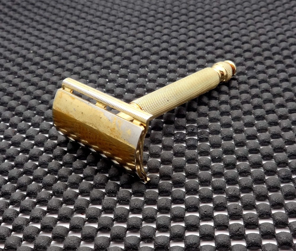 Vintage 1940's Gillette Gold Tech DE Safety Razor Pre Date Code Clean