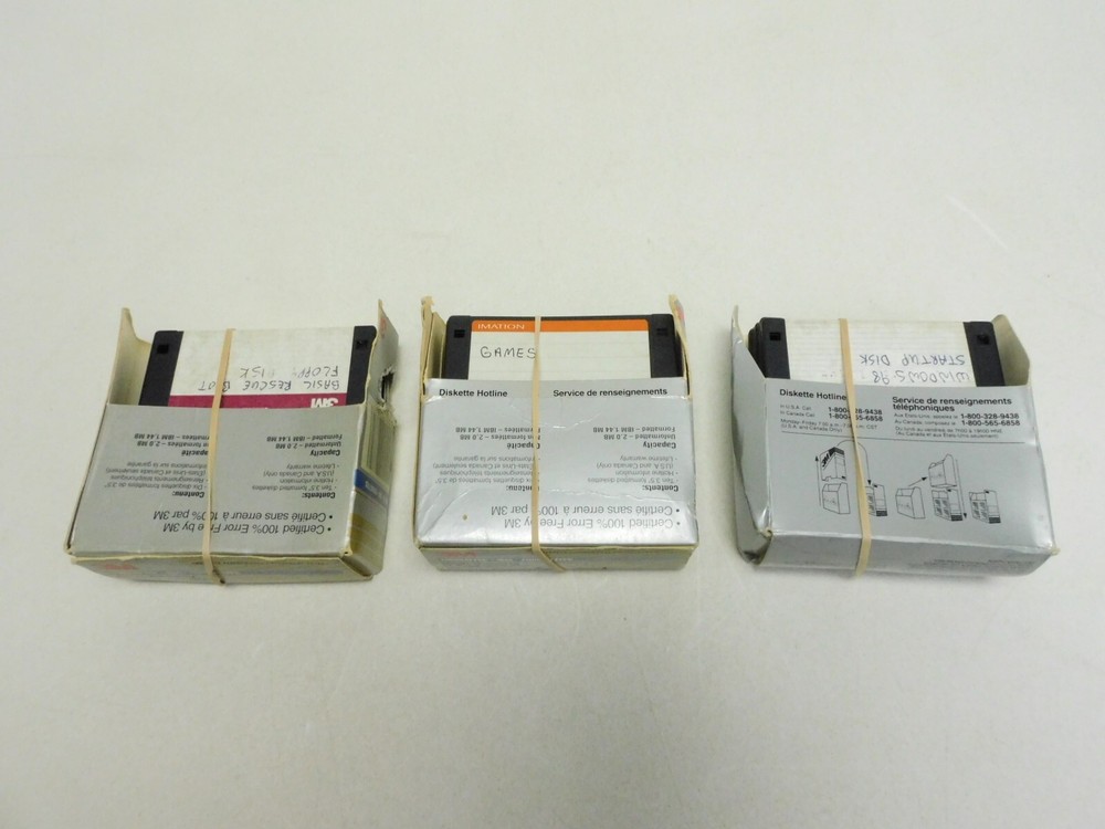 Lot of 29 Floppy Discs 3.5" Unsorted Untested. Software