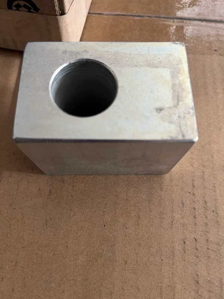 R551029 Drawbar Spacer