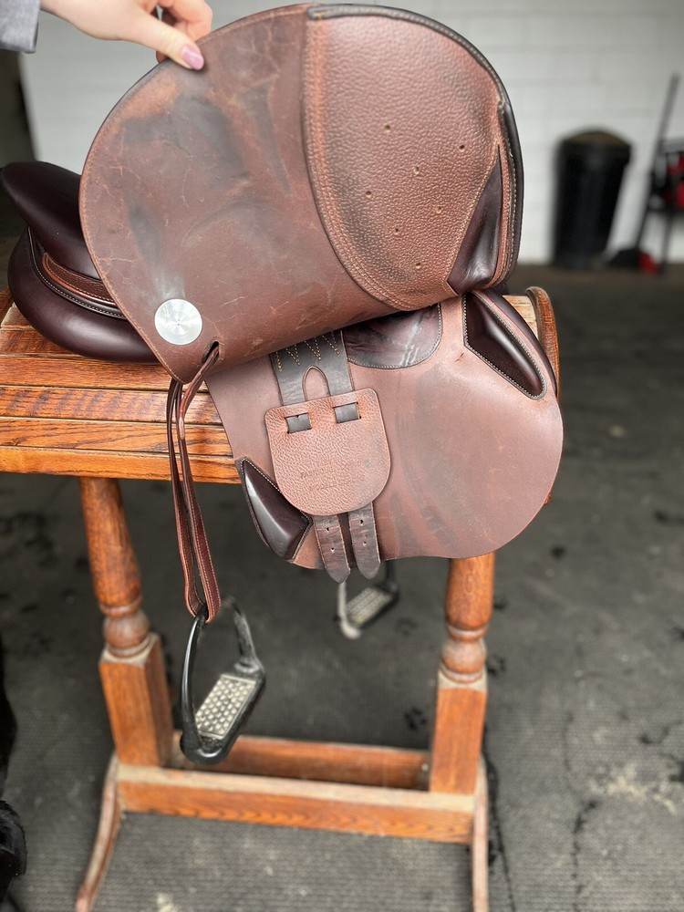 Meyer Saddle - 2022 17" Grain Leather