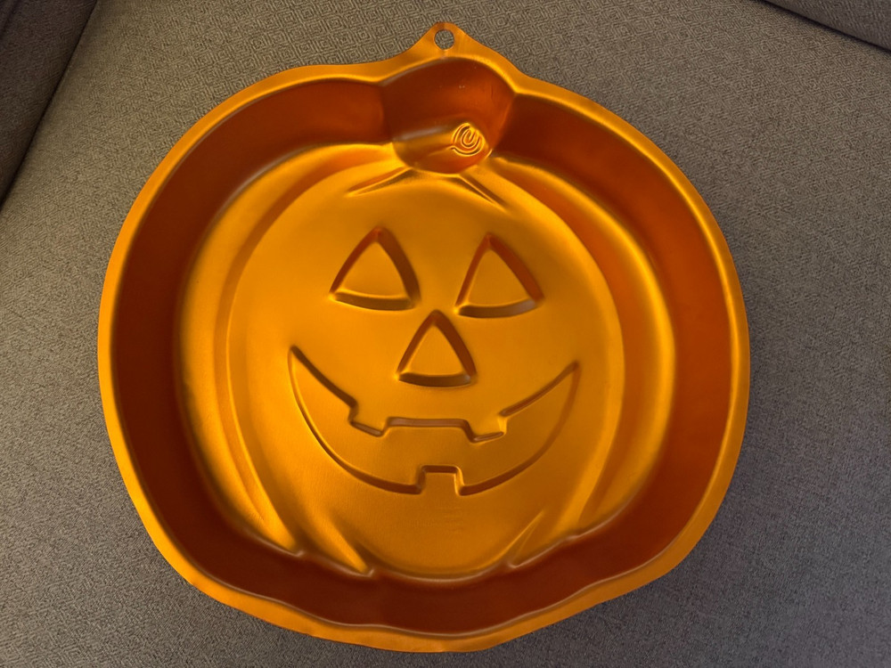 Wilton Vintage Pumpkin Cake Pan