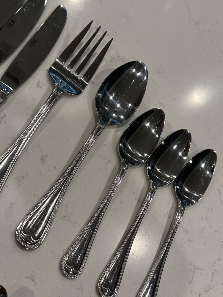36 PC Towle Stainless Living Collection ZOE Solid Flatware Beaded
