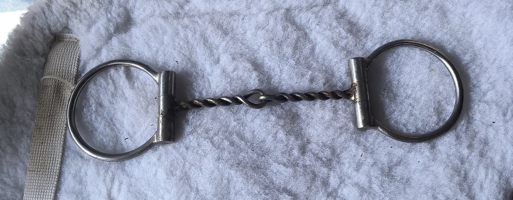 D-Ring Thin Twisted Wire Snaffle Bit Western English
