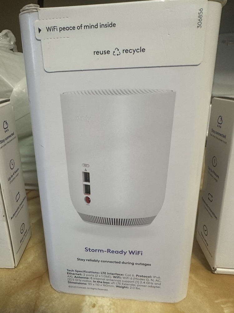 Comcast Xfinity Storm-Ready WiFi Extender Plus Backup Battery NEW SEALED !