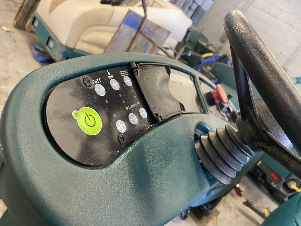 Nobles SSRider 32” Disk Rider Scrubber