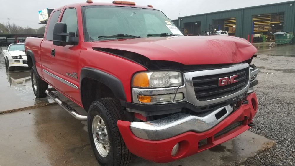06 GMC SIERRA 2500 SLE TAIL GATE RED WITH SPRAY LINER