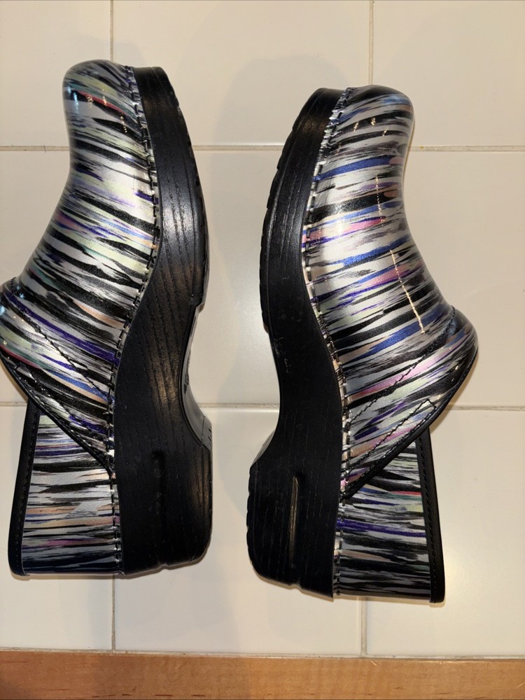 Dansko Patent Leather Clogs Metallic Shiny Multicolor Lines Sz 39 EU / 9 US EUC