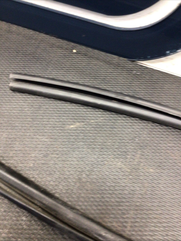 2008 Hyundai Sonata - Left Driver Front Window Run Channel