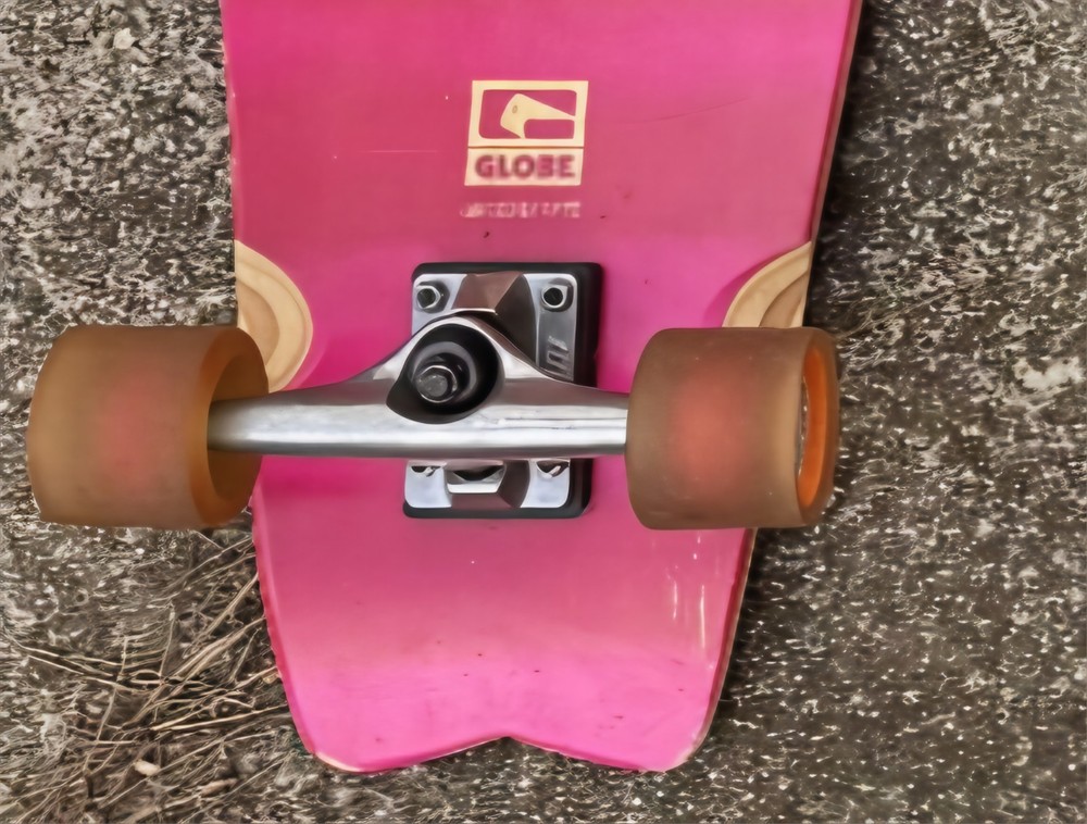 Cruiser Globe Chromantic Fluoro Orange 33.1