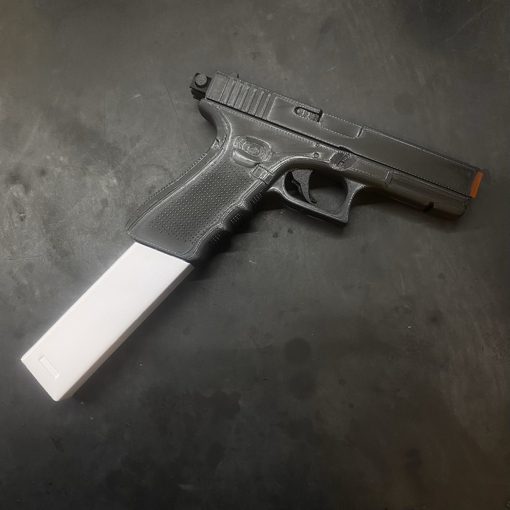 G17 Style Pistol Prop White Vector Mag 1:1 Scale 3d Printed