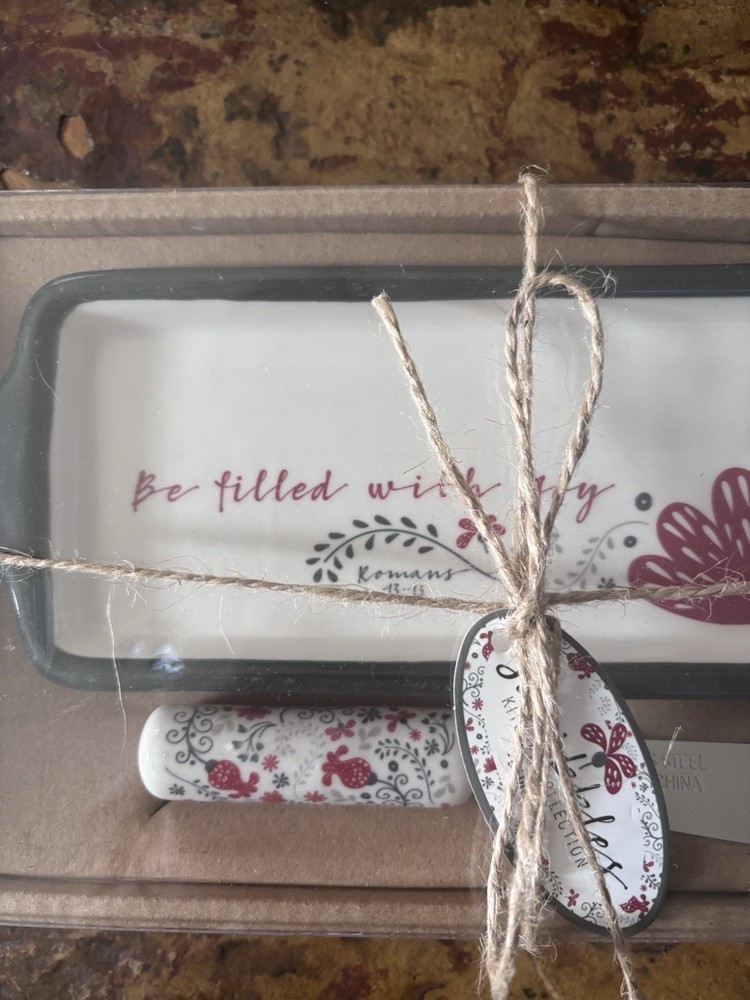 NWT Scribbles Kitchen Collection Butter Dish & Knife Set Be Filled With Joy