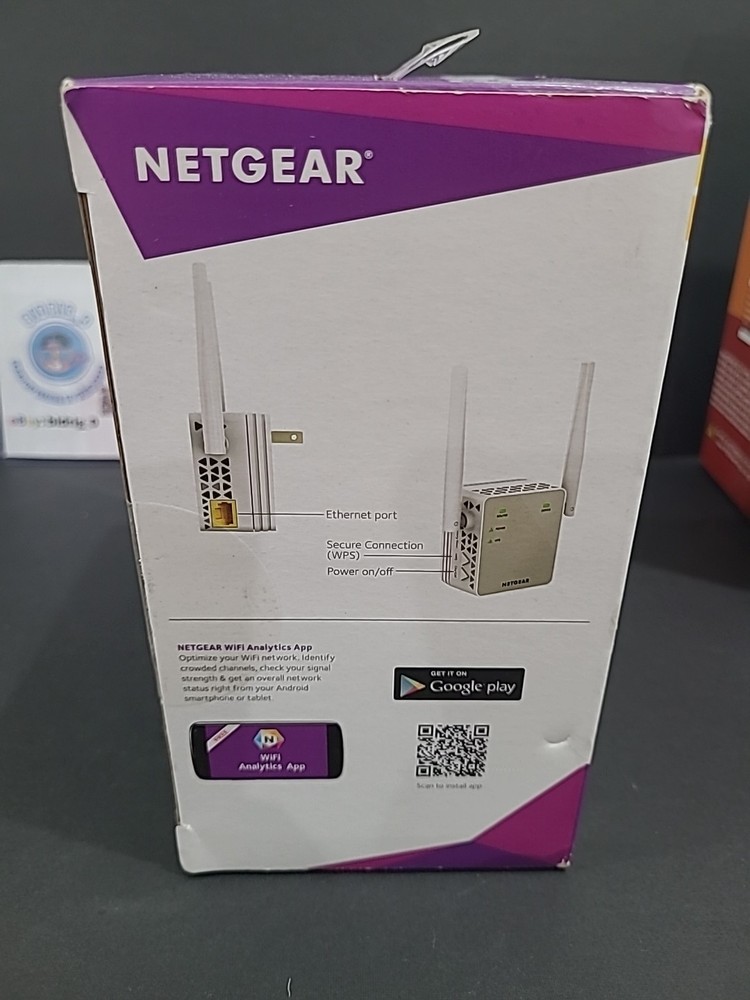 NETGEAR AC1200 WiFi Range Extender White . New SEALED