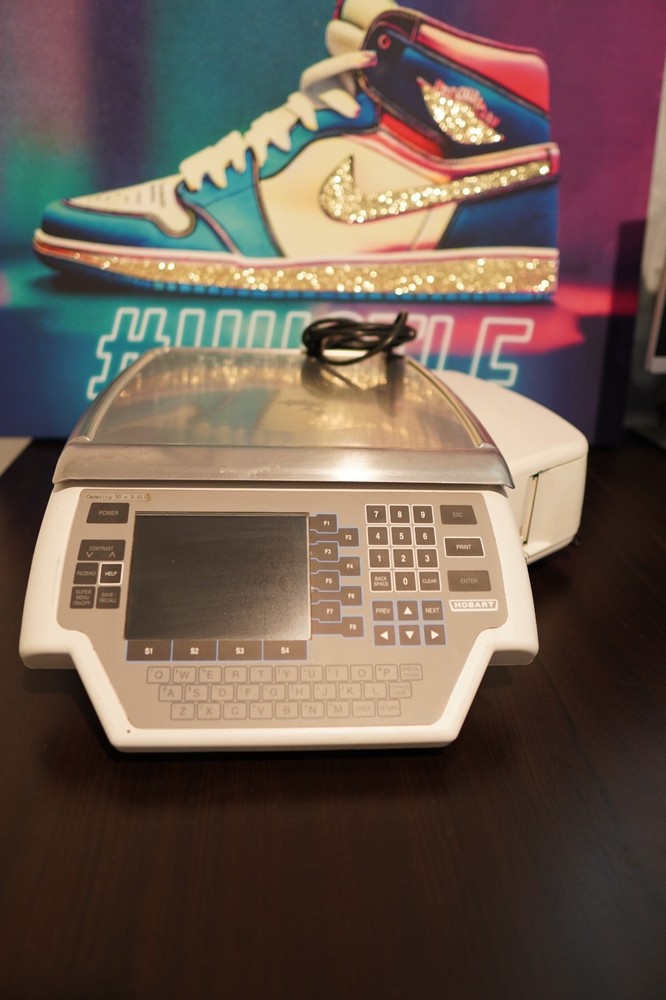 HOBART QUANTUM SCALE - USED