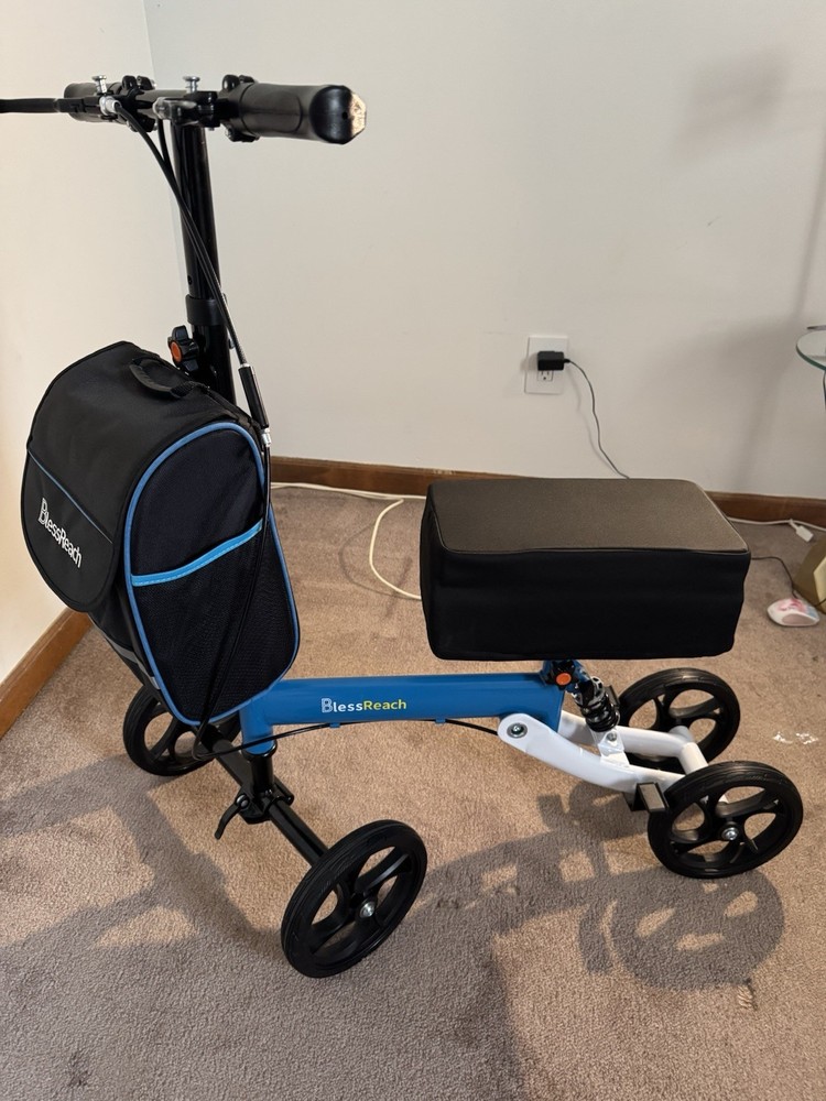 Knee Scooter With Pad Cover