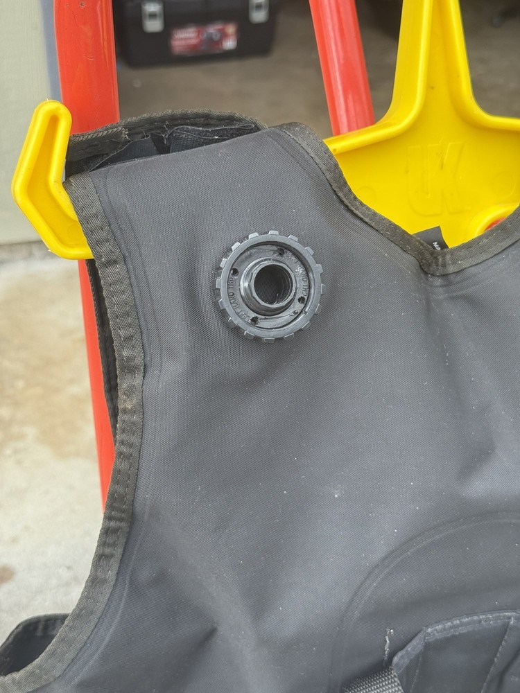 SCUBAPRO BCD Vest regulator Weight Pockets -Size medium Scuba Gear