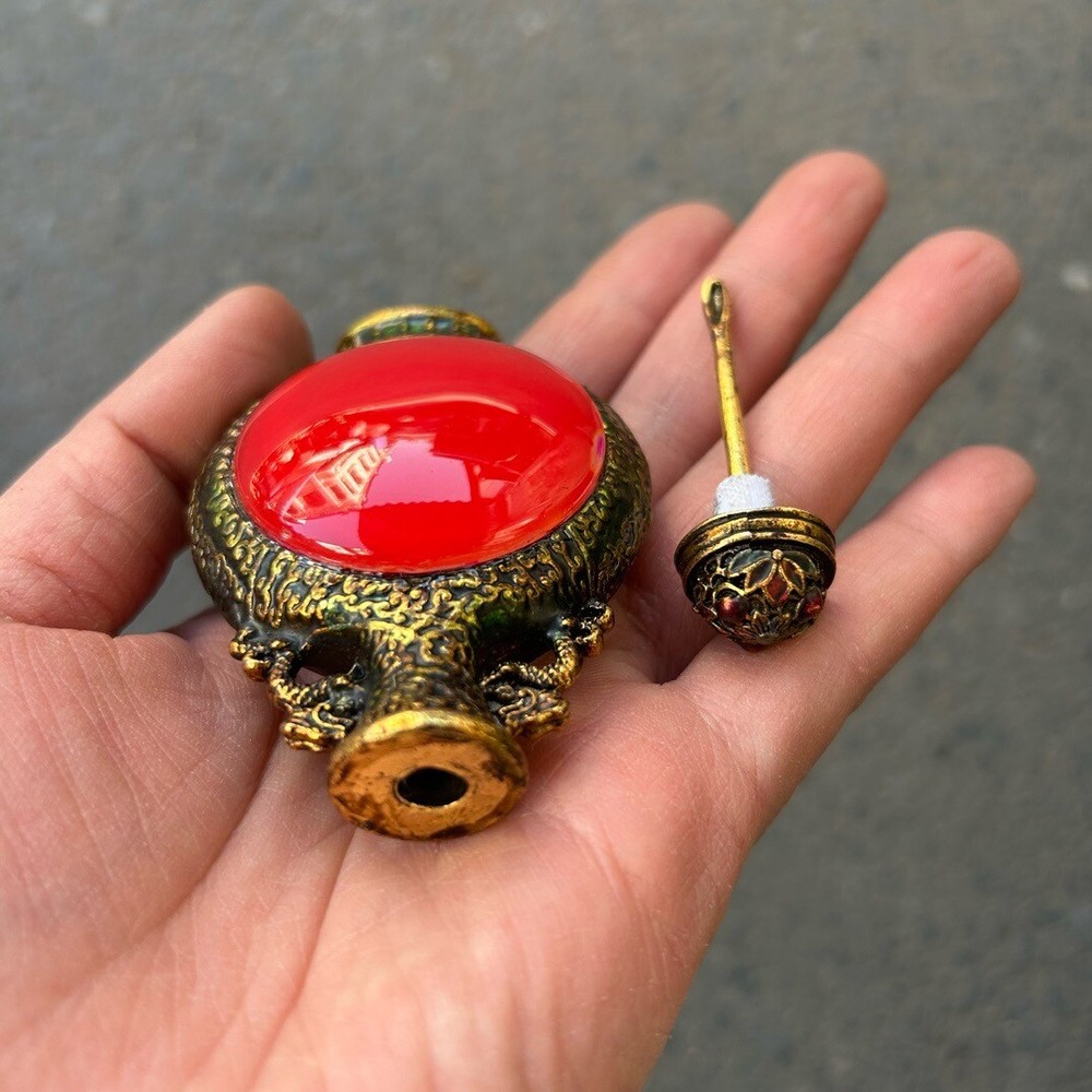 Ancient Chinese, pure hand-carved, exquisite inlay, ruby red, snuff bottle