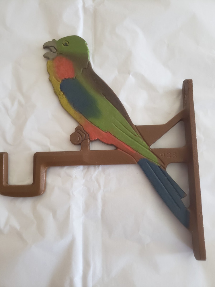 RARE SOLID CAST IRON FOUNDRY MARKED JUDD #928 PARROT ART DECO HANGING HOOK MINT!