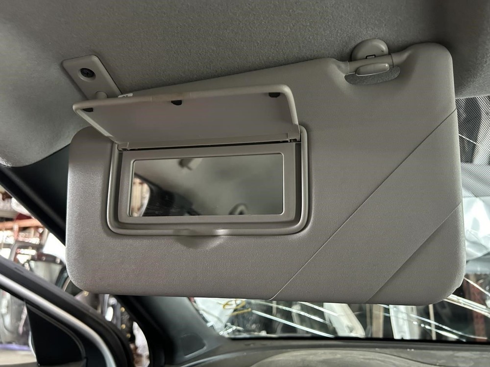 KICKS 2019 Keys/Latches/Locks 104742412