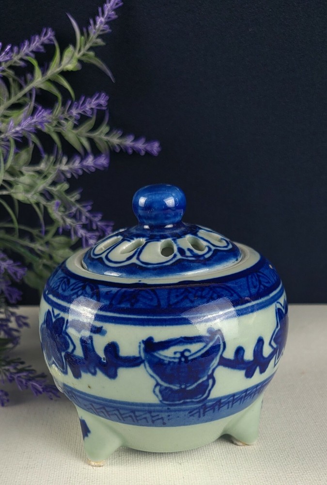 Ceramic Candle Holder - Blue Floral Scroll