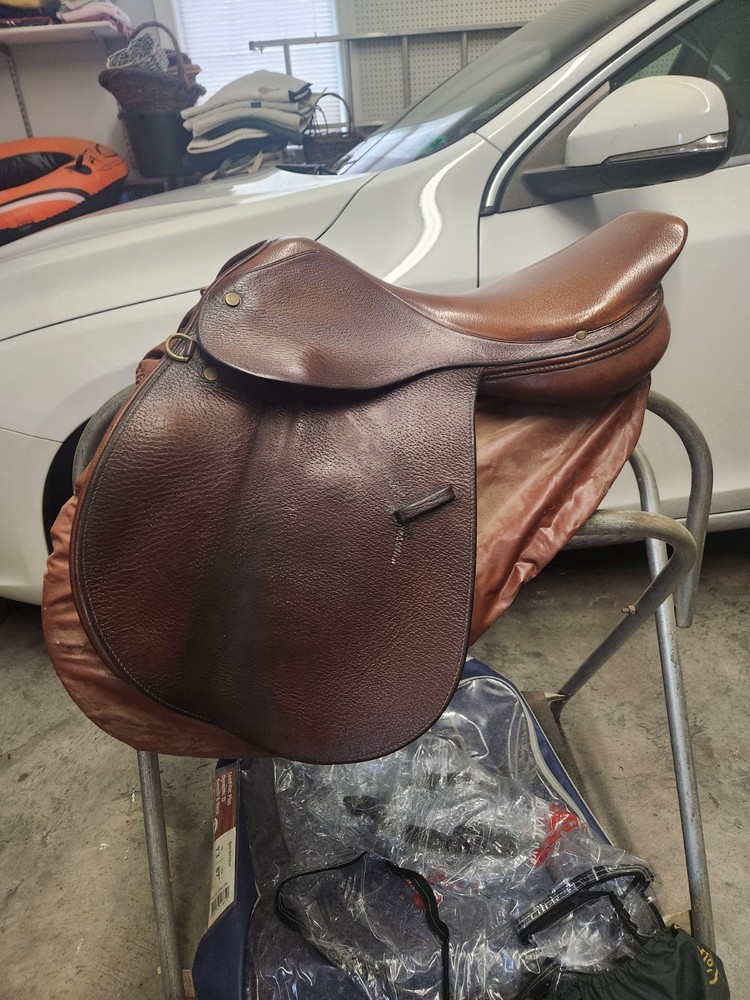 Ibrium Crosby 16.5 saddle