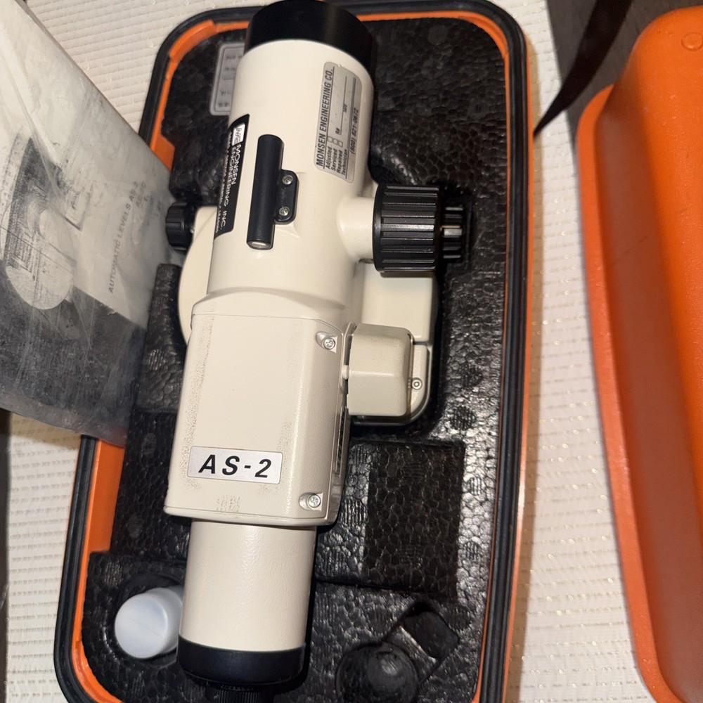 Nikon AS2.(34x) Automatic level W/ Case & Manual