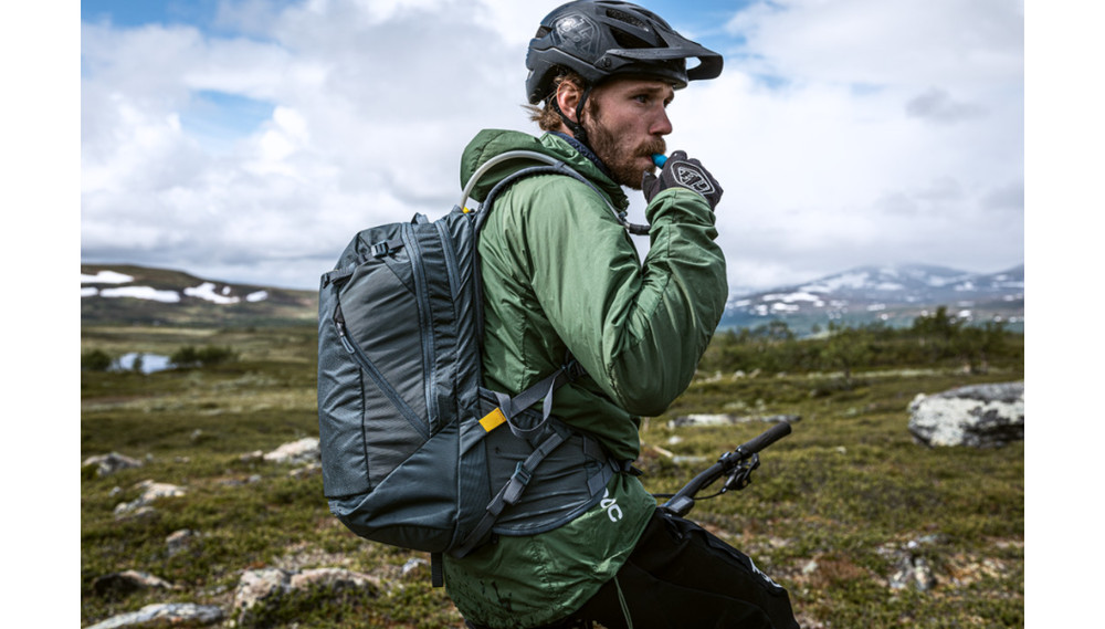 THULE Rail 18L Backpacks