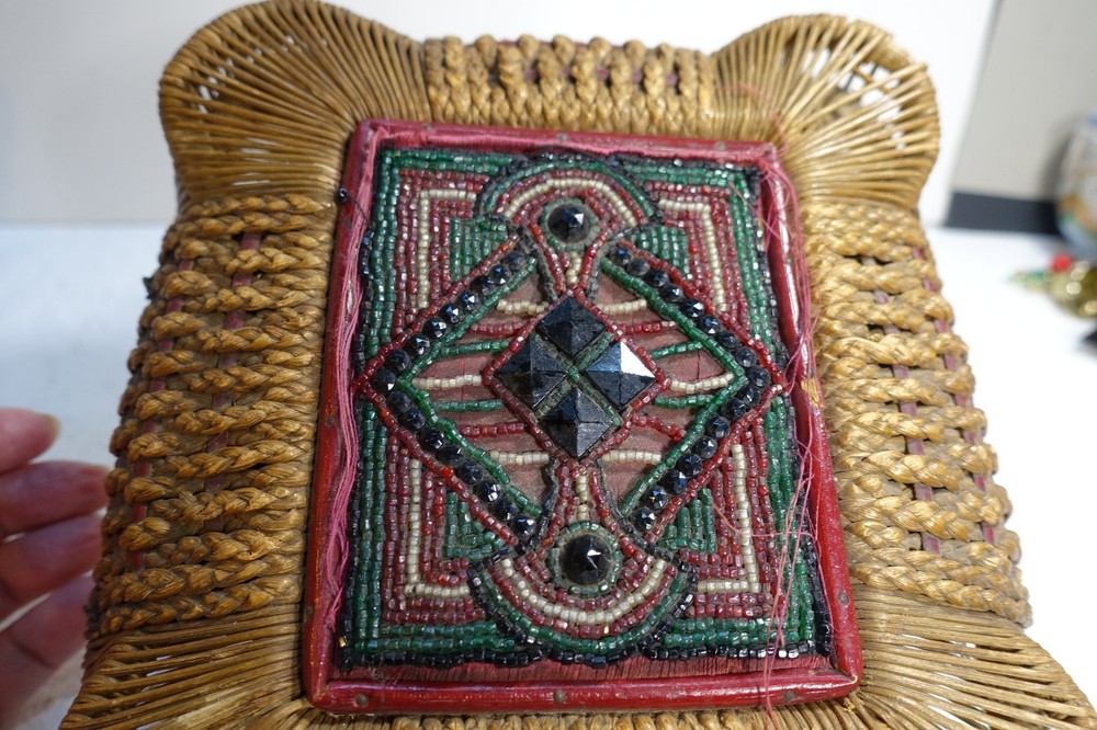 xbb213 ANTIQUE BASKET TOP with ETHNIC BEADWORK, top only