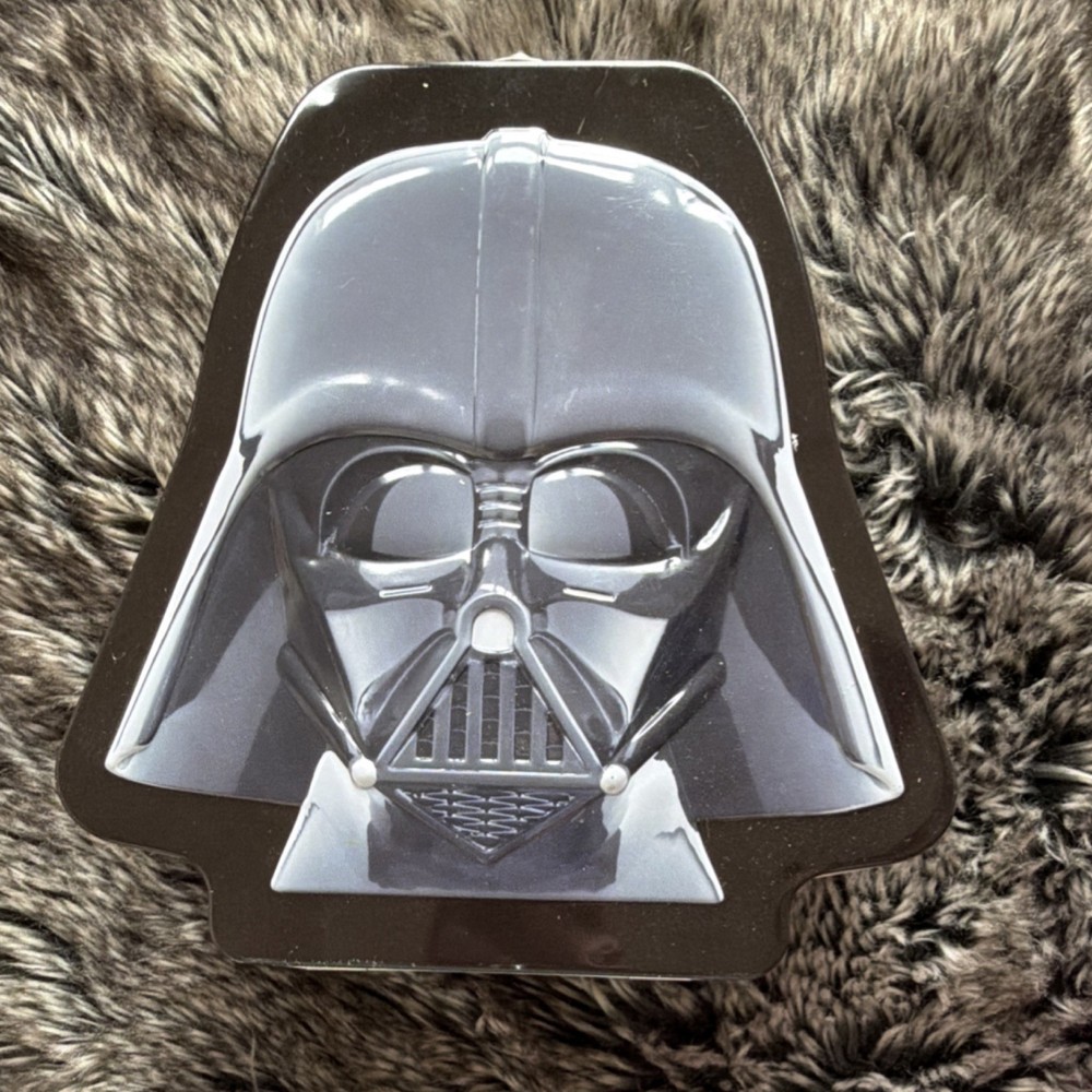 Star Wars Darth Vader Shaped Metal Lunchbox