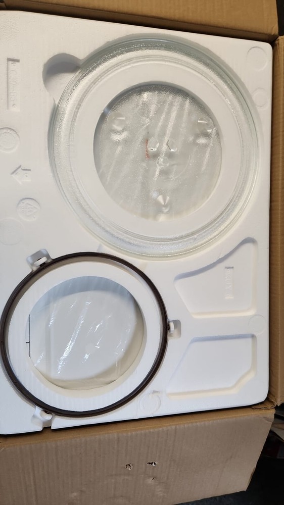 Impecca 1.1 CU FT Microwave Oven - White