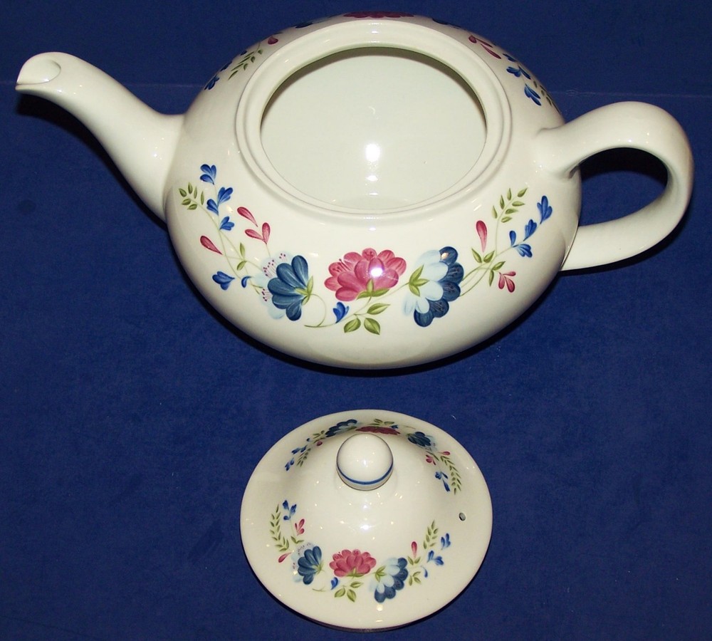 LOVELY BHS BRITAIN PRIORY TABLEWARE TEAPOT