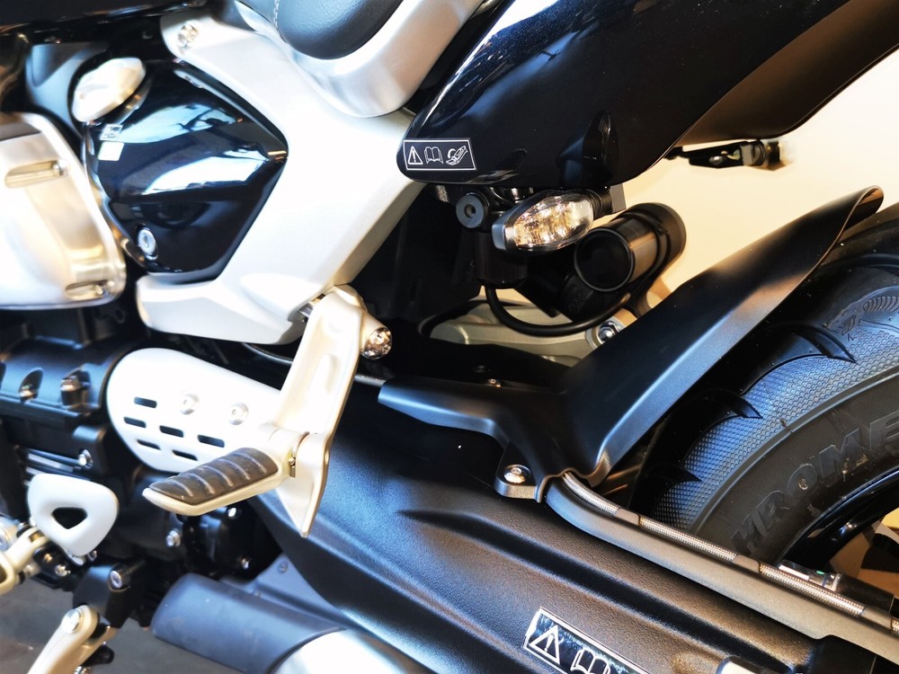Side mount license plate bracket Triumph Rocket 3 R-GT-Storm