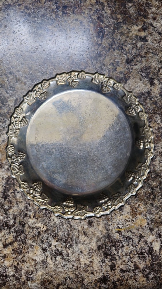 Vtg Silver Plated Etched Grape Leaf Vine Wine Bottle Coaster