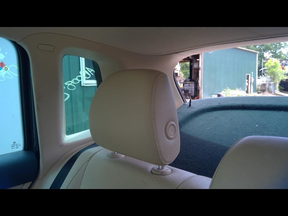 TIGUAN    2013 Headrest 1014245