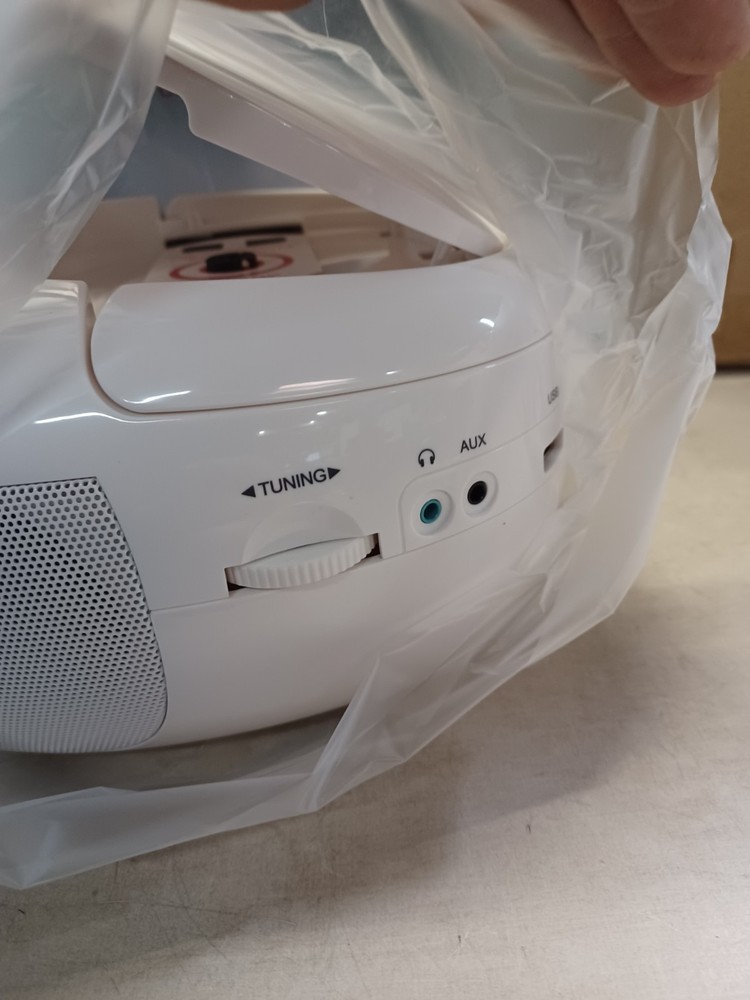 CD-X2A Portable CD player And cassette Recorder WHITE With Remote