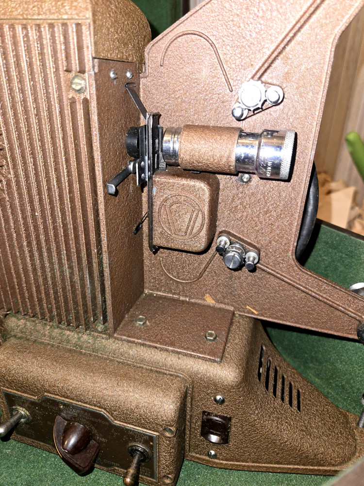 Universal Model PC-500 8mm Film Projector, Variable Speed With Accessories