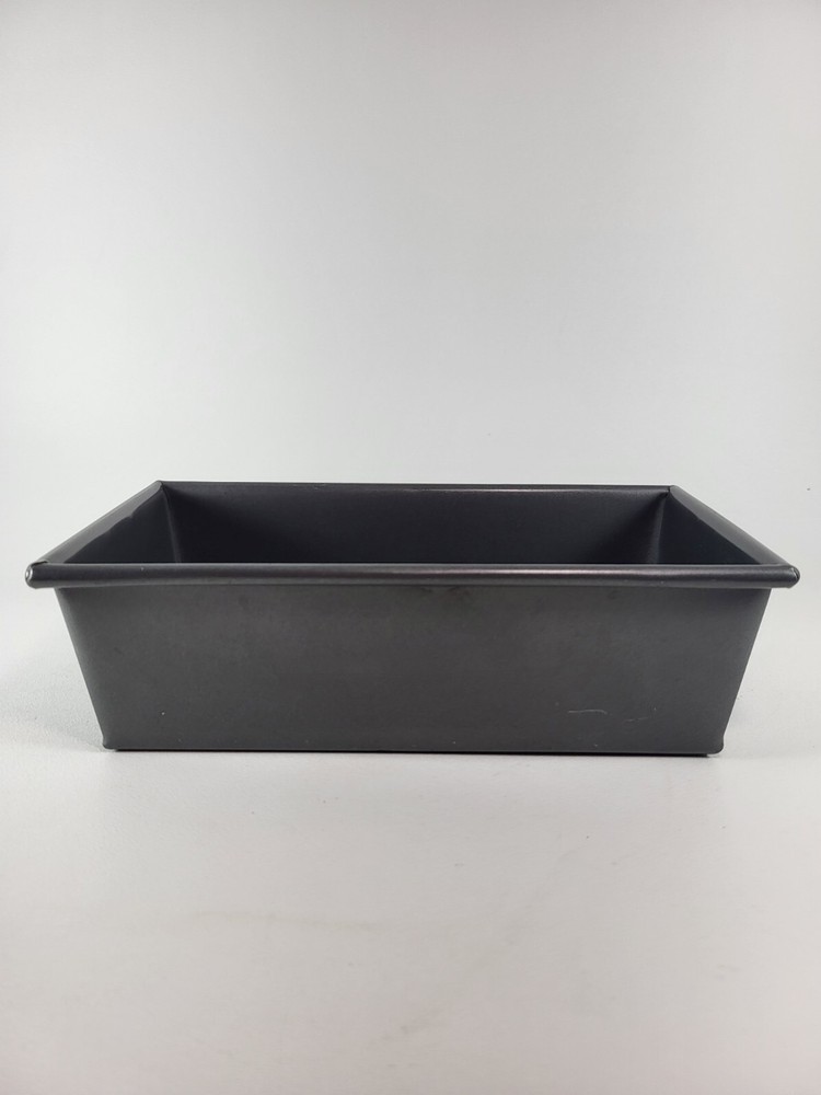 chicago metallic Loaf pan 9" X 5"