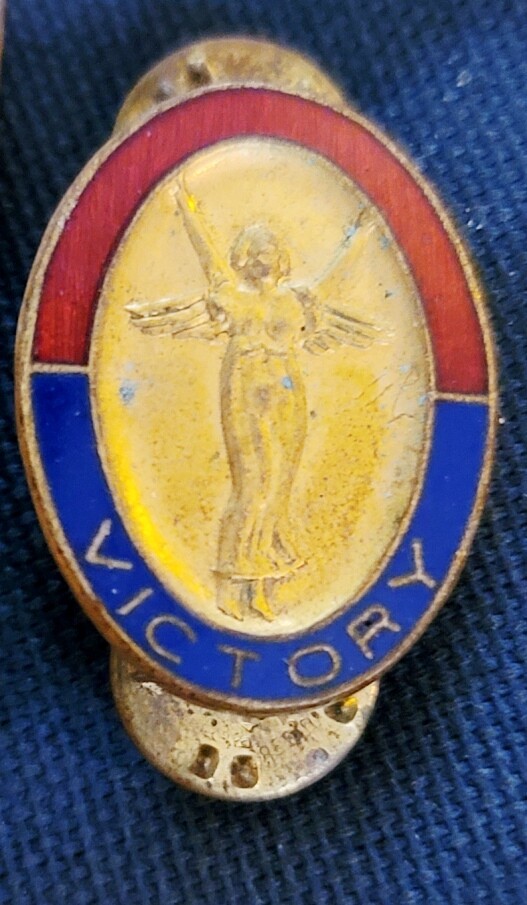 Vintage 1" Vanguard Pin "Victory"