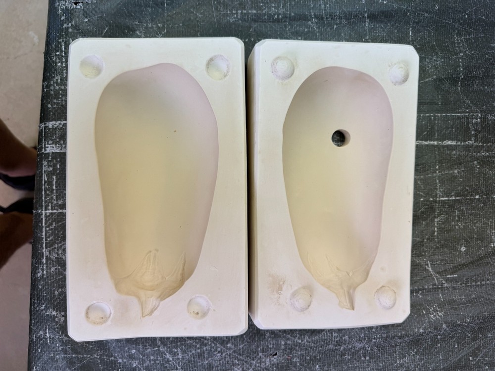 VINTAGE BOOTHE CERAMIC MOLD #702 EGGPLANT