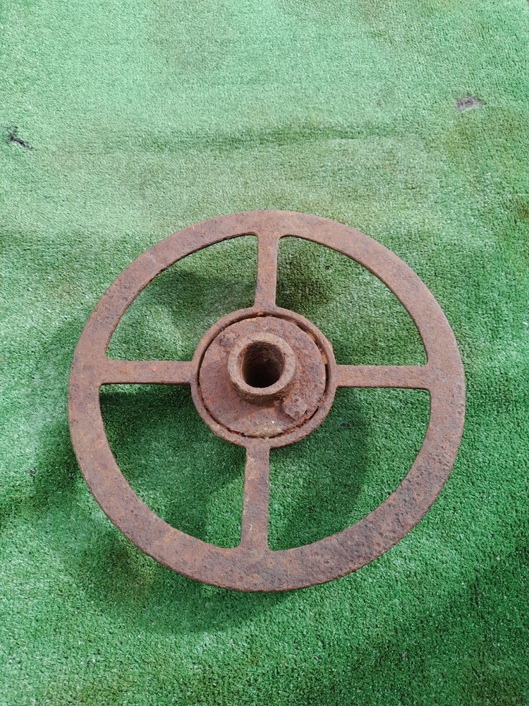 Cast Iron Wheel (23)